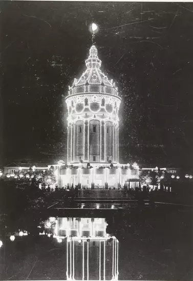 Beleuchteter Wassertum 1907